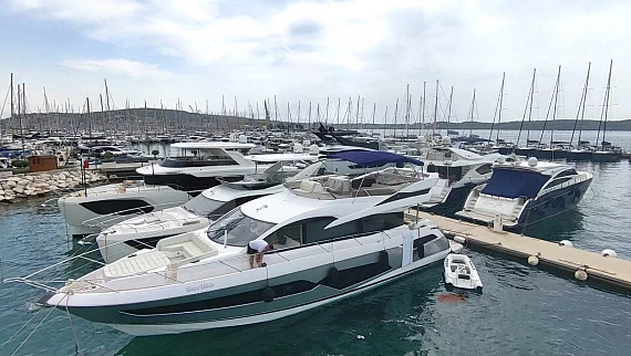 Sunseeker Manhattan 66 yacht 2019 1