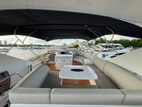 Яхта Princess 67 2008 21