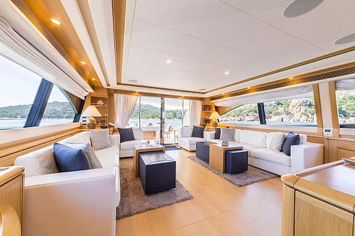 Ferretti 881 RPH yacht 2012 14