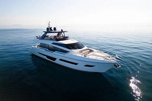 Яхта Ferretti 780 2021 3