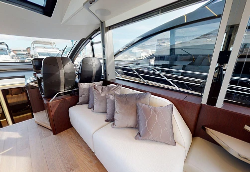 Яхта Sunseeker 65 Sport 2022 14