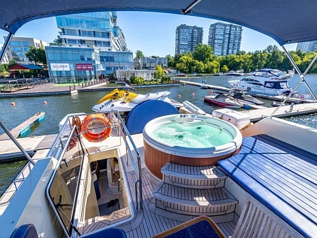 Petropavlovsk yacht 2010 12