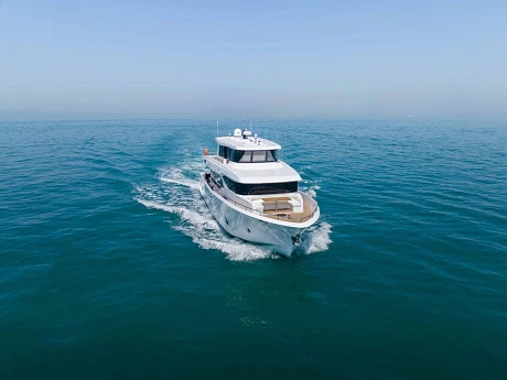 Яхта Nomad 70 SUV  2