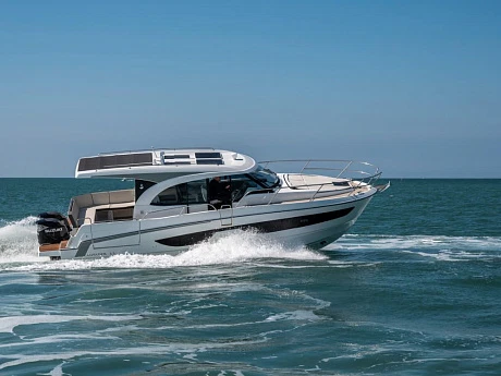 Яхта Beneteau Antares 11  1