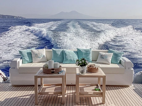 Ferretti 720 yacht 2022 3