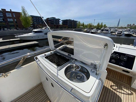 Яхта Princess 54 2008 9