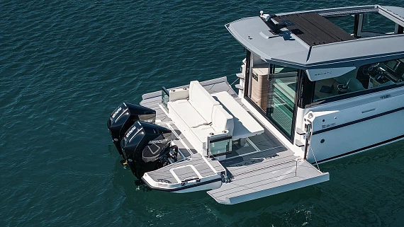 Яхта Saxdor 320 GTC  4