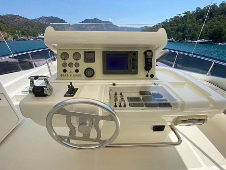 Ferretti 731 yacht 2009 9