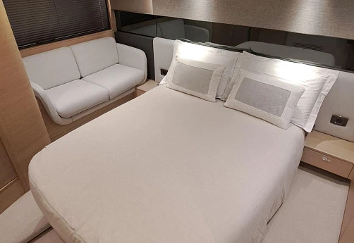 Яхта Princess V50 2023 14