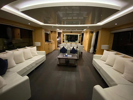 Яхта Sunseeker 86 2016 14