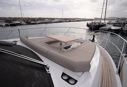 Sunseeker Manhattan 55 yacht 2022 10