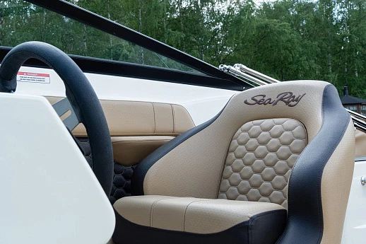 Яхта Sea Ray Sun Sport 230 2023 4