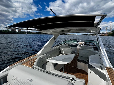 Яхта Sea Ray 310 SLX 2024 9
