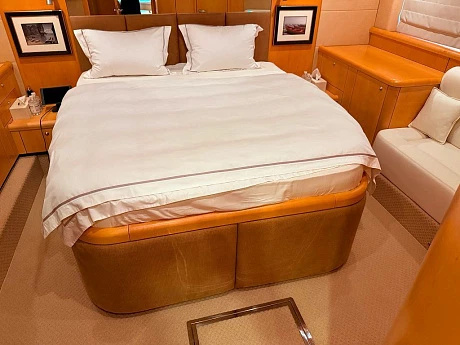 Яхта Sunseeker Predator 62 2008 17