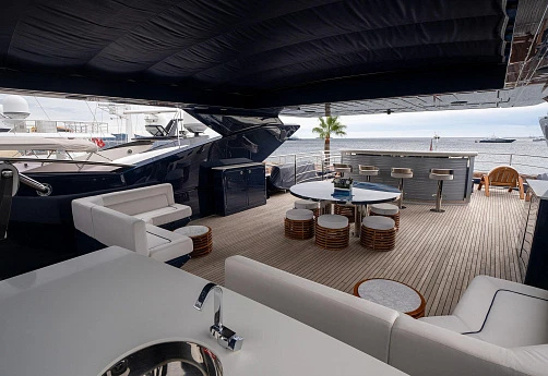 Яхта Sunseeker 116 2020 11