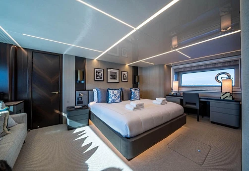 Яхта Sunseeker 90 Ocean 2022 7