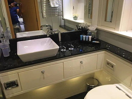 Яхта Sunseeker 88 2011 8