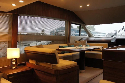 Яхта Princess Flybridge 56 2014 3