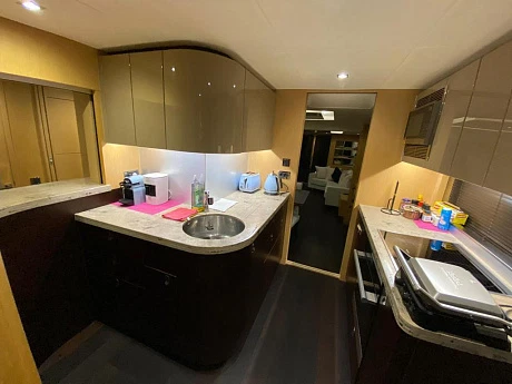 Яхта Sunseeker 86 2016 13