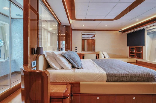 Ferretti 830 yacht 2006 7