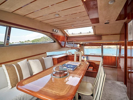 Яхта Ferretti 680 2001 15