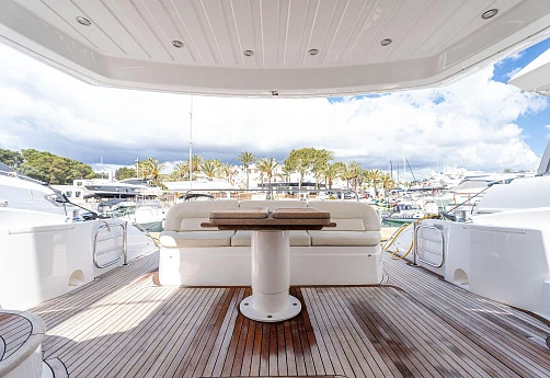 Sunseeker Manhattan 66 yacht 2006 11