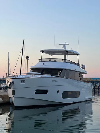 Яхта Azimut Magellano 66 2023 1