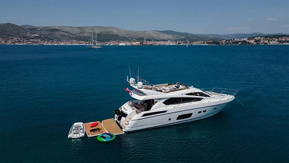 Sunseeker Manhattan 63 yacht 2011 5
