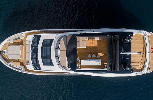 Яхта Sunseeker 90 Ocean 2022 12