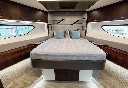 Sunseeker Predator 74 XPS Special Edition yacht 2021 14