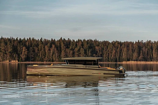 Яхта Axopar Brabus Shadow 900 XC Cross Cabin  1