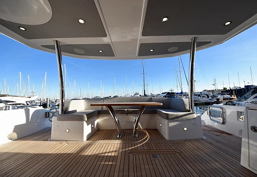 Яхта Sunseeker 75 2016 10