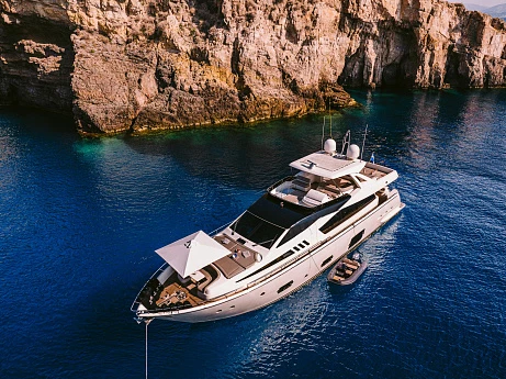 Яхта Ferretti 800 2010 3