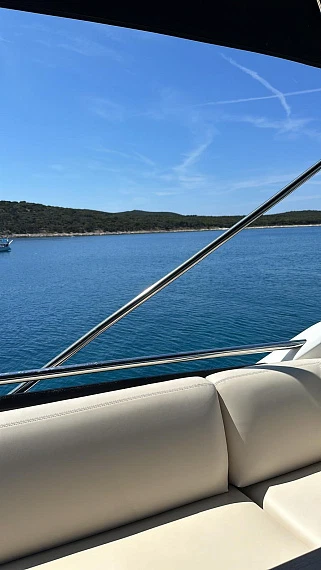 Яхта Princess 62 2010 3