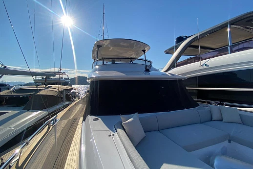 Яхта Azimut Magellano 66 2025 6