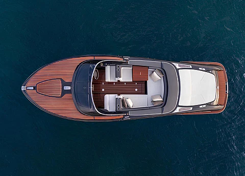 Моторная яхта Riva 27’ Iseo 2024 1