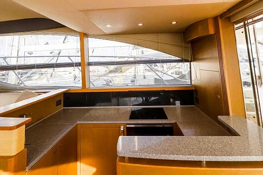 Яхта Princess 52 2017 11