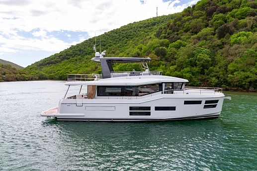Яхта BENETEAU GRAND TRAWLER 62  11