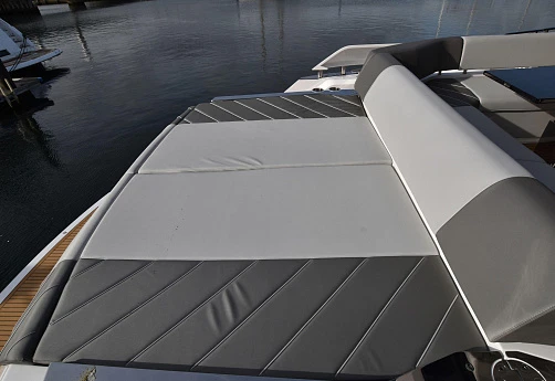 Яхта Sunseeker 65 Sport 2022 3