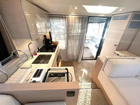 Яхта Beneteau Monte Carlo 52 2022 15