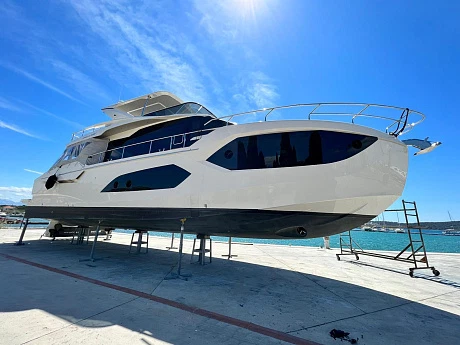 Яхта Absolute 60 Fly 2022 2