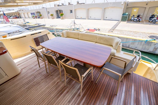 Ferretti Altura 840 yacht 2010 12