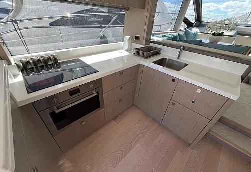 Яхта Sunseeker Manhattan 52 2019 12