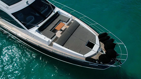 Яхта Azimut S7 2018 9