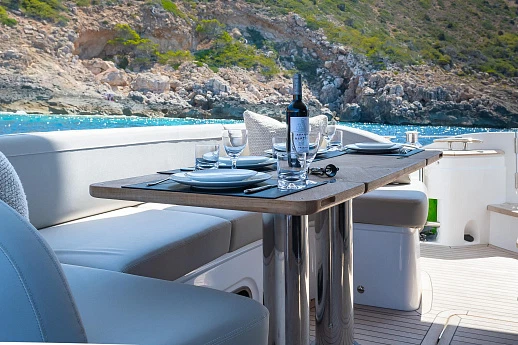 Яхта Princess F55 2023 7