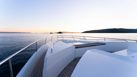 Яхта Princess V72 2012 7