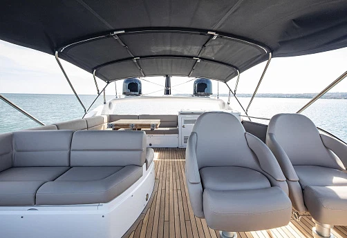 Яхта Sunseeker 68 Sport Yacht 2016 13