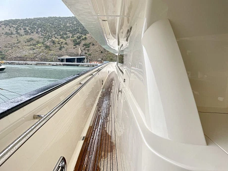 Horizon 122 yacht 2009 10