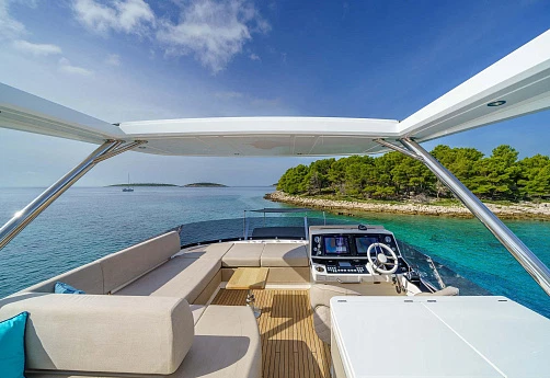 Яхта Sunseeker 76 2020 12