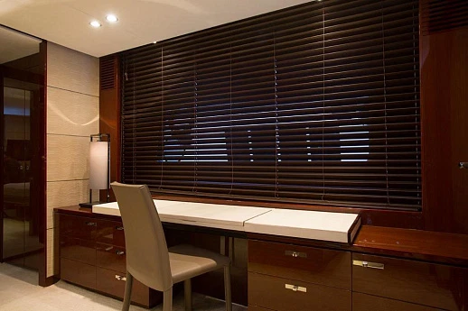 Яхта Princess Flybridge 82 2013 9